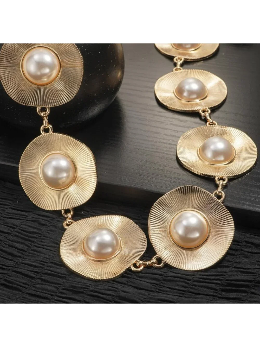 Chic Women's Pearl Waist Chain & Metal Chunky Belt for Dresses & Outfits